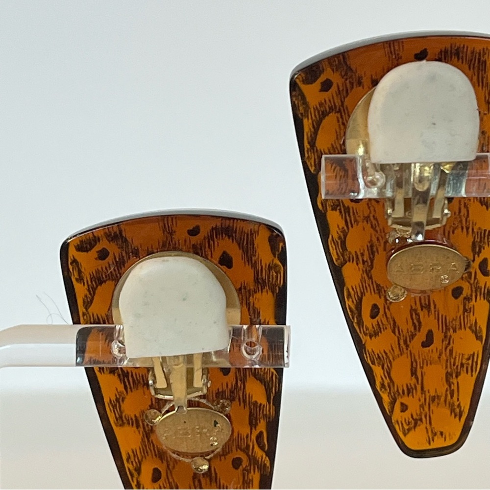 Vintage Abra Leopard Print Acrylic Clip On Earrings - Picture 6 of 9
